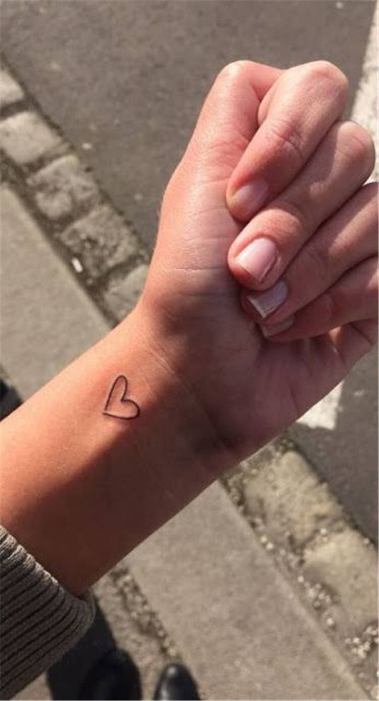 Tiny And Gorgeous Tattoo Designs You Would Love; Small Tattoo; Tiny Tattoo; Tiny Flower Tattoo; Tiny Finger Tattoo; Tiny Ankle Tattoo; Tiny Ear Back Tattoo; Tiny Wrist Tattoo; #tinytattoo #flowertattoo #floraltattoo #tinyflowertattoo #tinyfingertattoo #tinywirsttattoo #tinyankletattoo #tinyearbacktattoo #tattoo