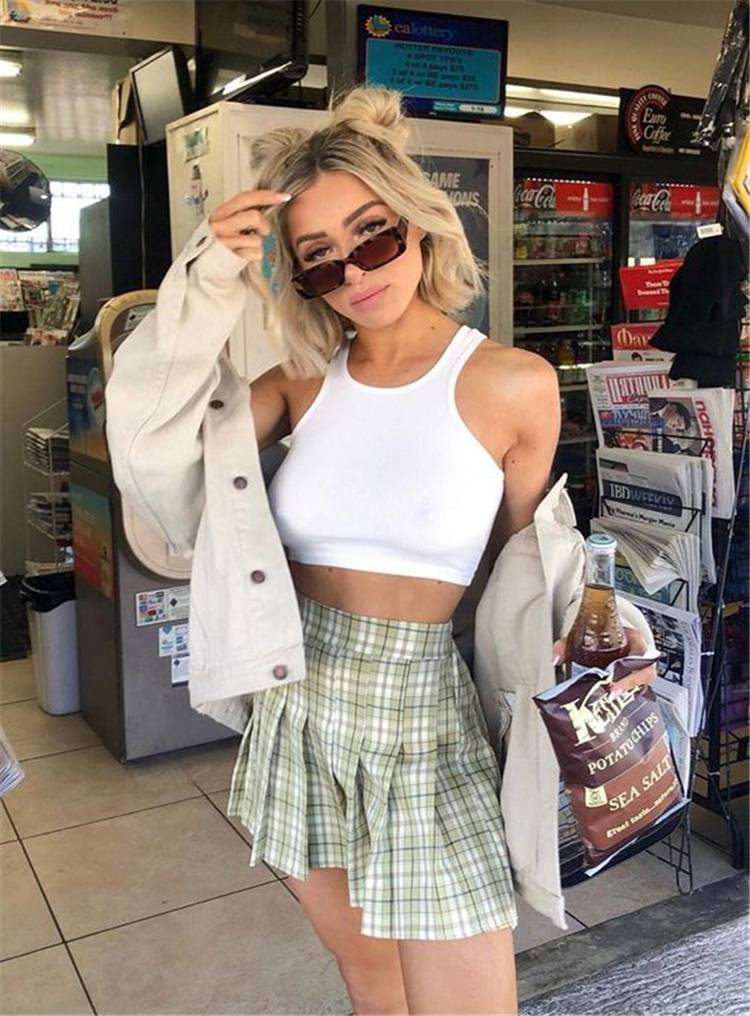 Gorgeous Summer Vacation Outfits For Teen Girls; Summer Outfits; Outfits; Teen Outfits; Skirt Outfits; Denim Skirt; Hot Denim Pants; Mini Skirt; Skirt; Hot Pants; #summeroutfits #outfits #teenoutfits #miniskirt #denimskirt #hotpants #hotdenimskirt #denimskirt #summerteengirloutfits #teengirloutfits