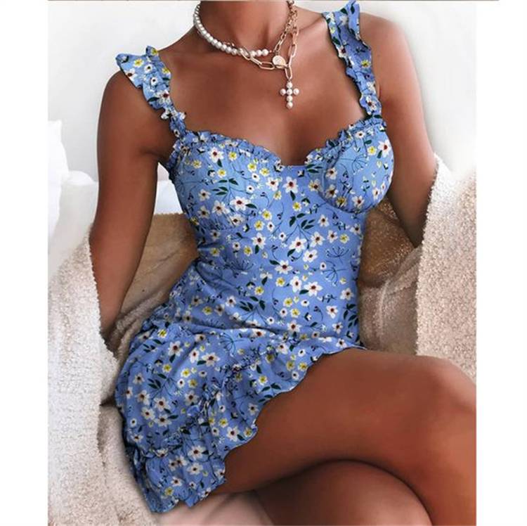 Sexy Summer Outfits For You To Rock The Summer; ; Summer Cami Outfits; Teen Outfits; Summer Mini Dress Outfits; Summer Leopard Mini Skirt Outfits; Skirt Outfits; Summer Mini Skirt Outfits; #summeroutfits #outfits #summerleopardskirt #summerminidress #summerminiskirt #miniskirt #leopardskirt #summercamitop #tanktop