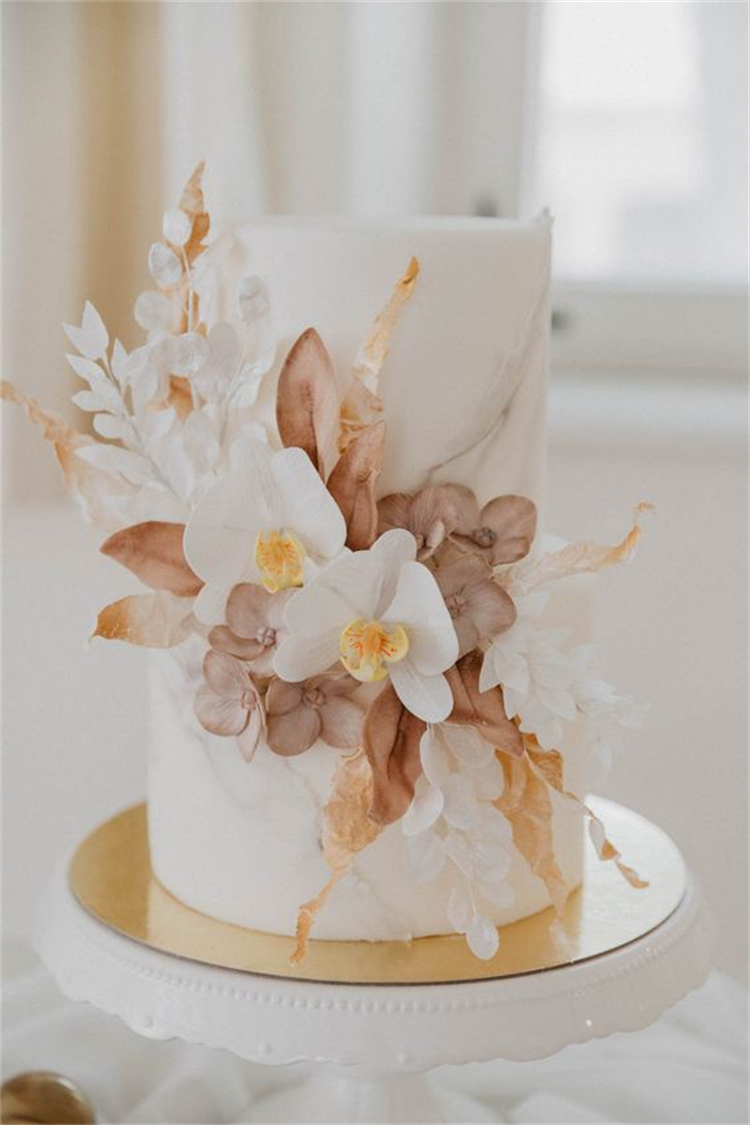 Classic And Elegant Wedding Cake Ideas For Your Big Day; Wedding Cake; Rustic Wedding Cake; Modern Wedding Cake; Romantic Wedding Cake; Unique Wedding Cake; Cake #weddingcake #rusticweddingcake #romanticweddingcake #modernweddingcake #weddingcakeDIY