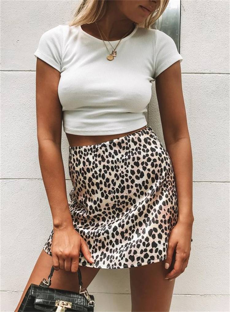 Sexy Summer Outfits For You To Rock The Summer; ; Summer Cami Outfits; Teen Outfits; Summer Mini Dress Outfits; Summer Leopard Mini Skirt Outfits; Skirt Outfits; Summer Mini Skirt Outfits; #summeroutfits #outfits #summerleopardskirt #summerminidress #summerminiskirt #miniskirt #leopardskirt #summercamitop #tanktop
