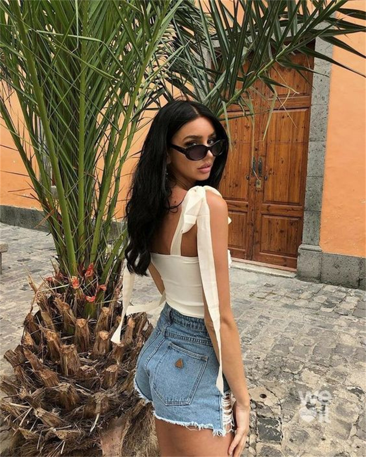Sexy And Hot Outfits To Cool Your Summer; Summer Outfits; Summer Hot Outfits; Outfits; Summer Skirt; Mini Skirt; Floral Mini Skirt; Tank Top; Crop Top; Denim Shorts; Denim Pants; #summeroutfits #outfits #denimshorts #denimpants #croptop #tanktop #floralminiskirt #miniskirt