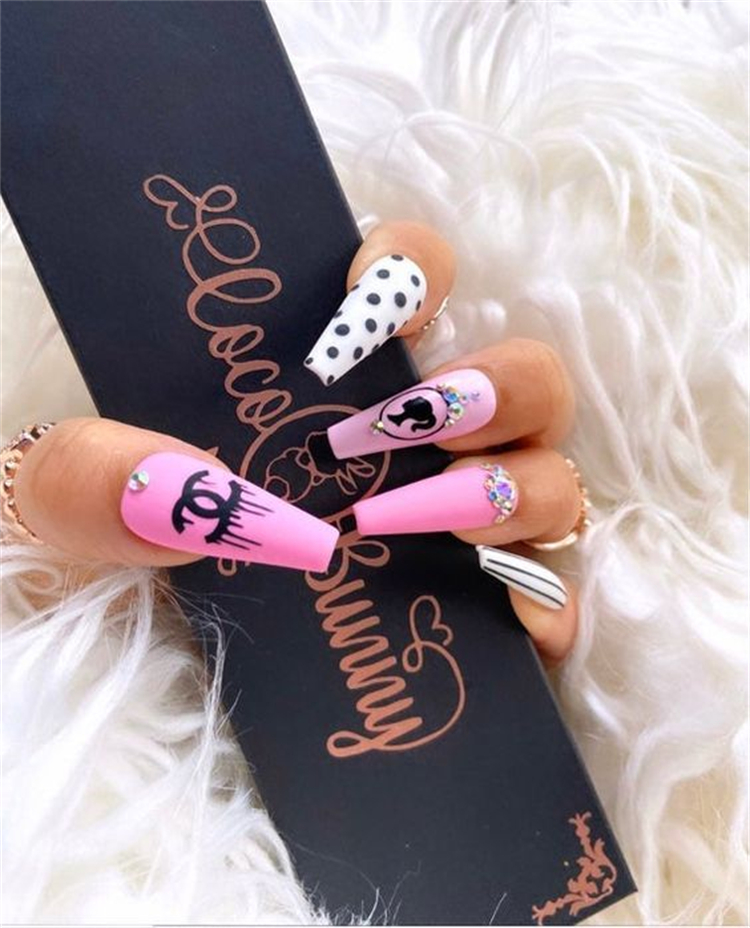 Luxury Nail Designs To Make You Look Stylish And Glam; Luxury Nail; Nail; Nail Design; Chanel Nail Design; LV Nail Design; Gucci Nail Design; Coffin Nail; Stiletto Nail; #luxurynail #nail #naildesign #guccinail #lvnail #chanelnail #stilettonail #coffinnail