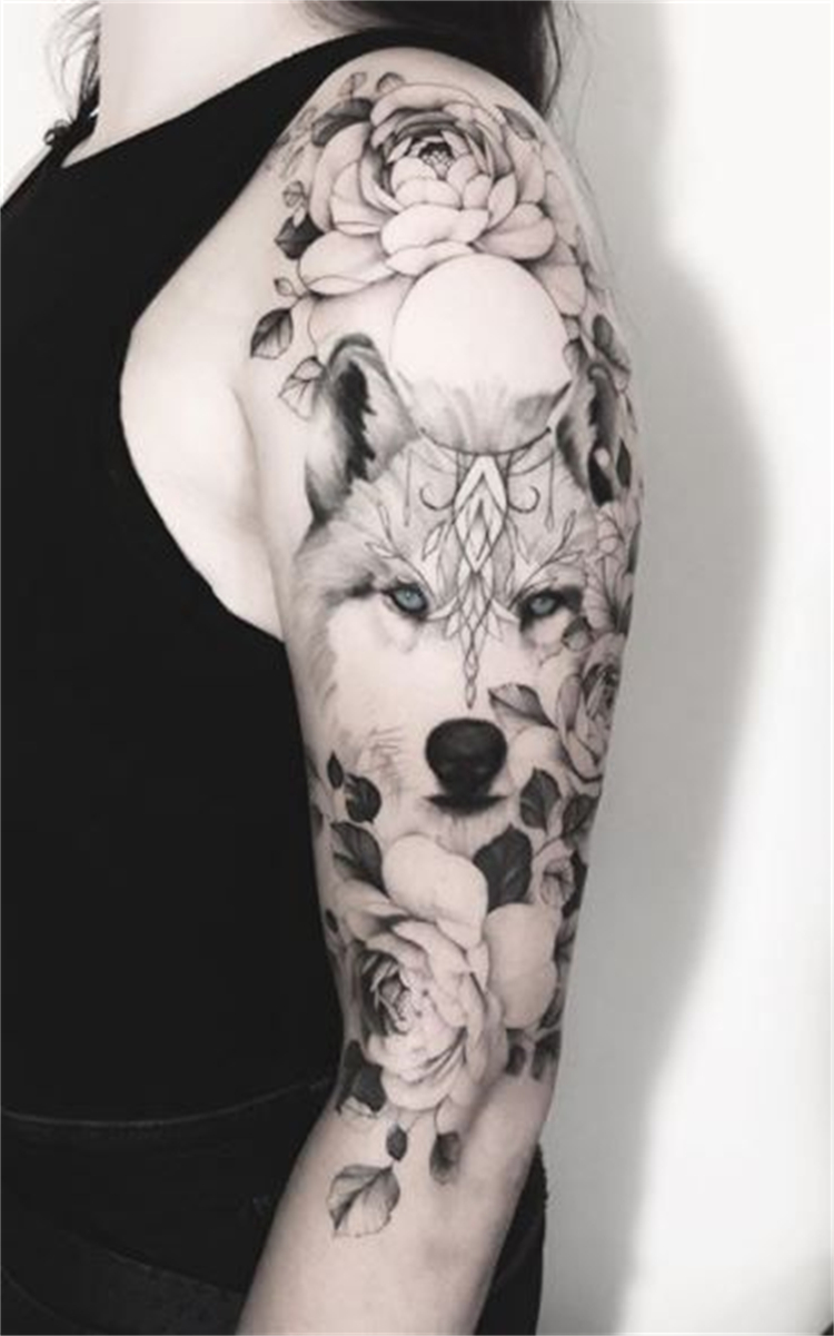 Stylish Women Wolf Tattoo Designs You Must Copy Now; Wolf Tattoo; Tattoo; Tattoo Design; Wolf Arm Tattoo; Wolf Leg Tattoo; Back Wolf Tattoo; #tattoo #tattoodesign #wolftattoo #backwolftattoo #armwolftattoo #legwolftattoo #wolf