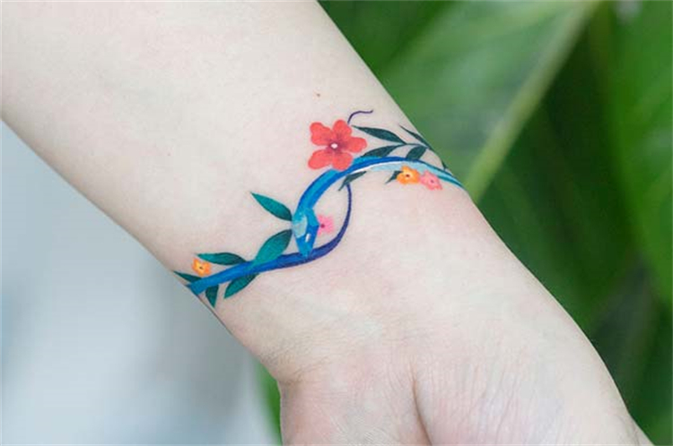 Pretty And Stylish Bracelet Tattoo Designs For Your Inspiration; Floral Tattoo; Bracelet Floral Tattoo; Tattoo Designs; Tattoo Ideas; Flower Tattoo; Rose Tattoo; Small Floral Tattoo; Bracelet Tattoo; Simple Bracelet Tattoo; Stylish Bracelet Tattoo; #tattoo #tattooideas #floraltattoo #flowertattoo #rosetattoo #rose #chictattoo #bracelettattoo #floralbracelettattoo #simplebracelettattoo