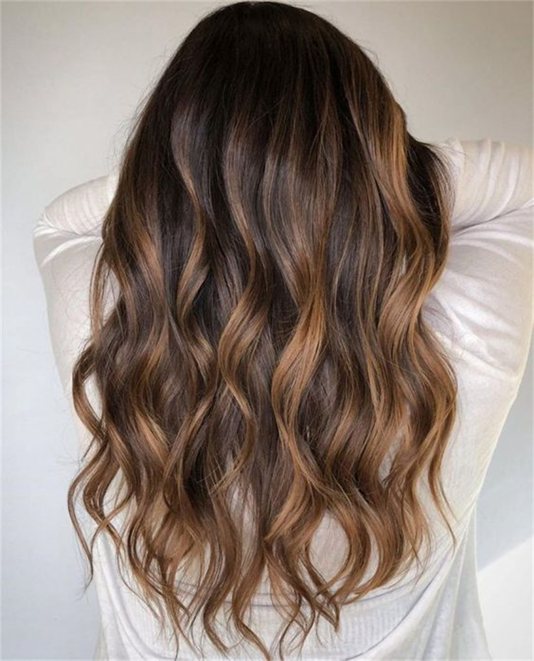 Most Popular Hair Colors For Winter Season With Different Hairstyles; Hair Color; Hair Highlights; Brown Hair; Burgundy Hair Color; Blonde Hair Color; Hairstyles; Hairstyle Highlights #hair #haircolor #hairhighlights #highlights #burdundyhaircolor #brunetteshaircolor #blondehaircolor #brownhair