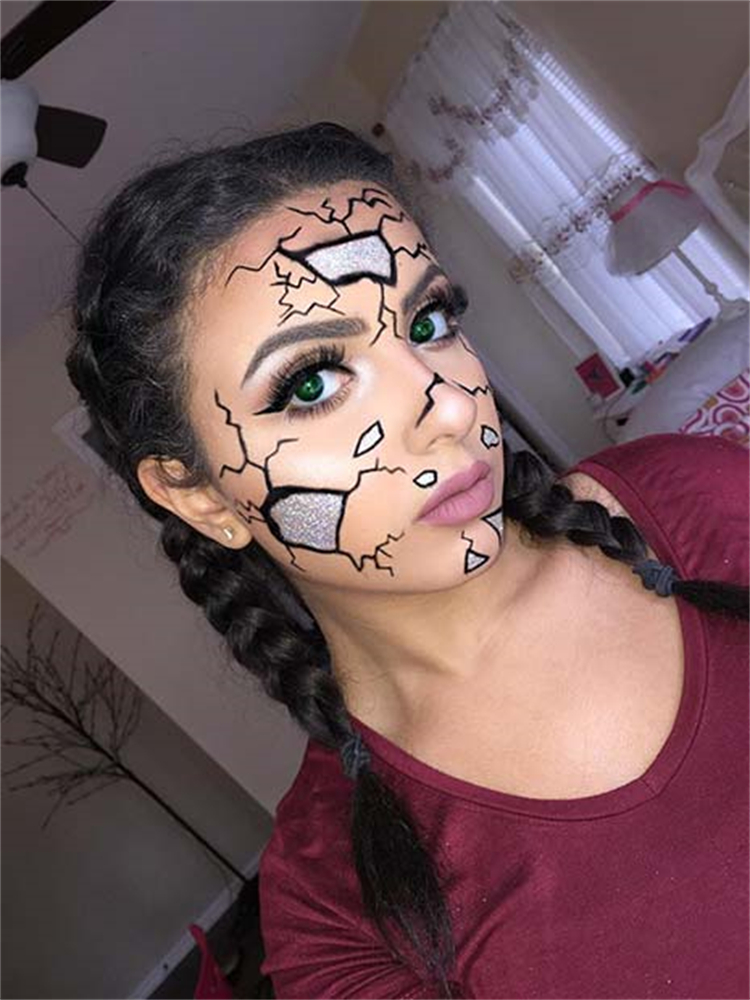 Horrible Halloween Makeup Ideas To Give You Inspiration; Halloween Makeup; Halloween; Pennywise Halloween Makeup; Doll Halloween Makeup; Cleopatra Halloween Makeup; Devil Halloween Makeup; Witch Halloween Makeup #halloween #halloweenmakeup #makeup #scarymakeup #witchmakeup #pennywisemakeup #devilmakeup #cleopatramakeup #dollmakeup