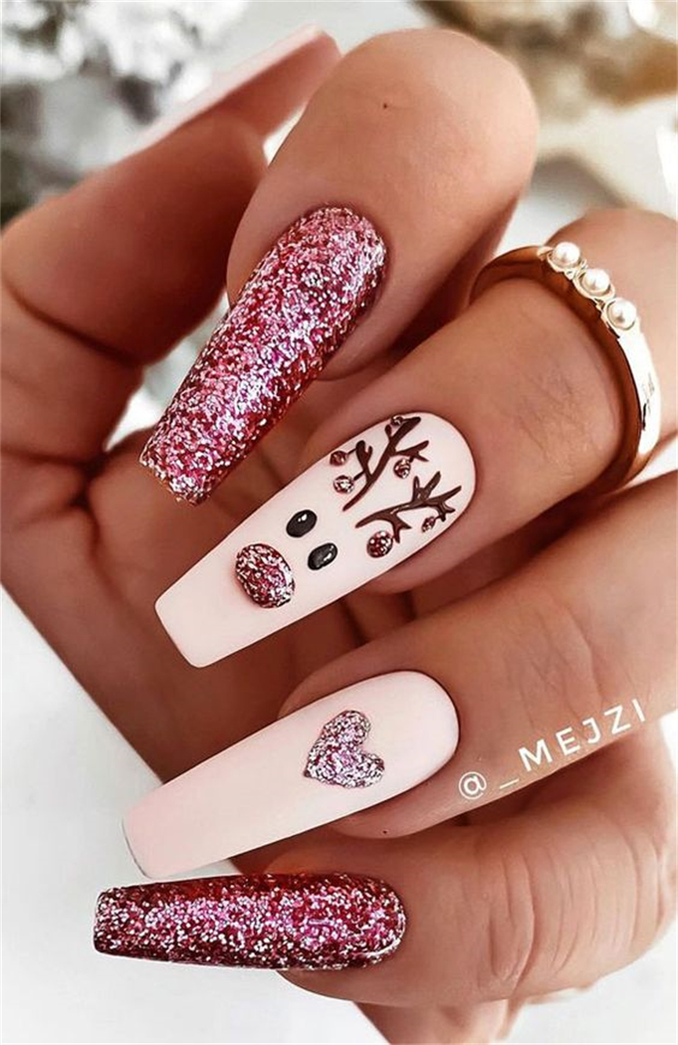 Stunning Christmas Nail Designs You Need In 2021; Pretty Christmas Nail Designs You Must Fall In Love With; Christmas Red Nails; Red Nails; Christmas Nails; Christmas Square Nails; Christams Coffin Nails; Christmas Almond Nail; Christmas Stiletto Nails; Holiday Nails #nails #nailsdesign #christmasnails #christmassquarenails #christmascoffinnails #christmasalmondnail #christmasstilettonails #holidaynails #holidayrednails #christmasrednails