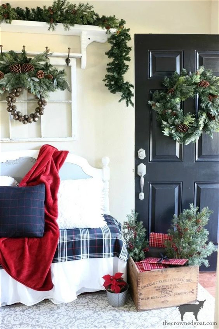 Amazing Christmas Home Entryway Decoration Ideas In 2021; Christmas Decor; Christmas Holiday; Home Decor; Entryway Decor; Entryway Decoration; Christmas Entryway Decor; Entryway #entryway #christmas #christmasdecor #homedecor #entrywaydecor #entrywaydesign #christmashomedecor