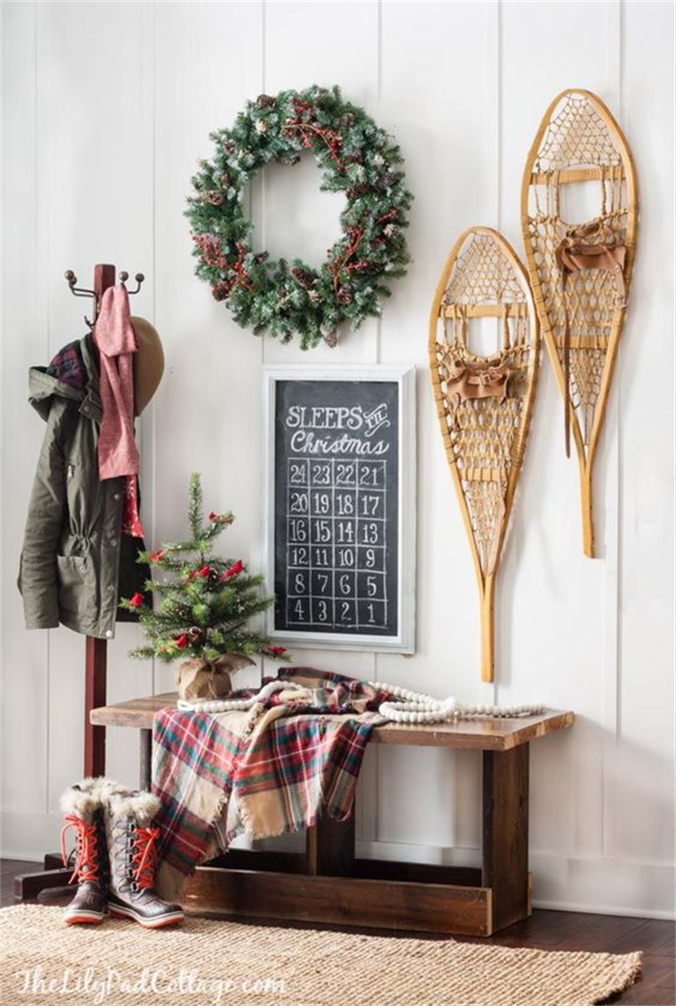 Amazing Christmas Home Entryway Decoration Ideas In 2021; Christmas Decor; Christmas Holiday; Home Decor; Entryway Decor; Entryway Decoration; Christmas Entryway Decor; Entryway #entryway #christmas #christmasdecor #homedecor #entrywaydecor #entrywaydesign #christmashomedecor