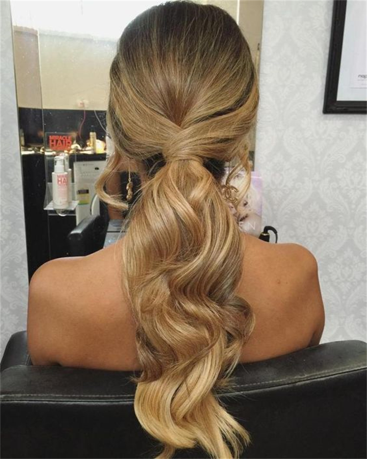 Cute Holiday Hairstyles To Enjoy The Wonderful Season; Time Saver Hairstyle; Easy Hairstyle; Hairstyle; Quick Hairstyle; Pretty Hairstyle; Holiday Hairstyle; Holiday Hairstyle; Holiday Braided Ponytail; Holiday Top Knot; Holiday Half Up Half Down; Messy Bun Hairstyle;Space Bun Hairstyle；#hairstyle #quickhairstyle #schoolhairstyle #easyhairstyle #ponytail #spacebun #fishtail #messybun #holidayhairstyle #teengirlhairstyle #halfuphalfdownhairstyle