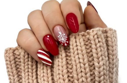 Gorgeous Christmas Nail Designs For Year 2021; Christmas Tree Nails; Holiday Nails; Christmas Nails; Christmas Gifts Nails; Christams Coffin Nails; Christmas Stiletto Nails；#nails #nailsdesign #christmasnails #christmassquarenails #christmascoffinnails #christmasstilettonails #holidaynails #holidaycoffinnails #christmastreenails