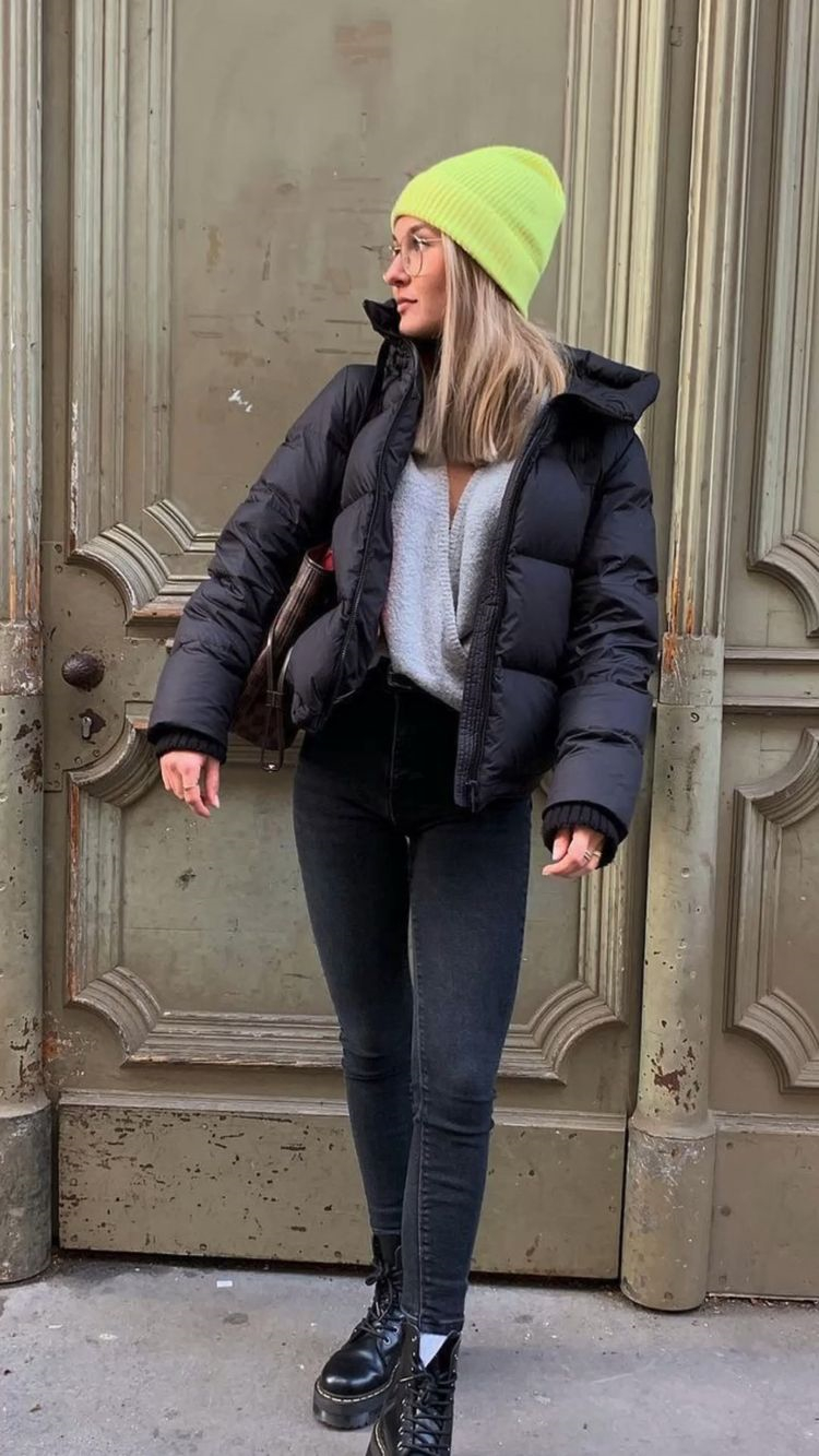 Comfortable And Stylish Winter Outfit Ideas For You; Winter Outfits; Outfits; Leather Jeans; Black Leather Jeans; Puffer Jacket; Thick Jacket; High-Knee Boots; Over-the-knee Boots; #outfits #winteroutfits #pufferjacket #thickjacket #leatherjeans #high-kneeboots #overthekneeboots #blackleatherjeans
