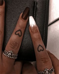 25 Simple But Gorgeous Heart Shape Tattoo Designs For You - Women ...