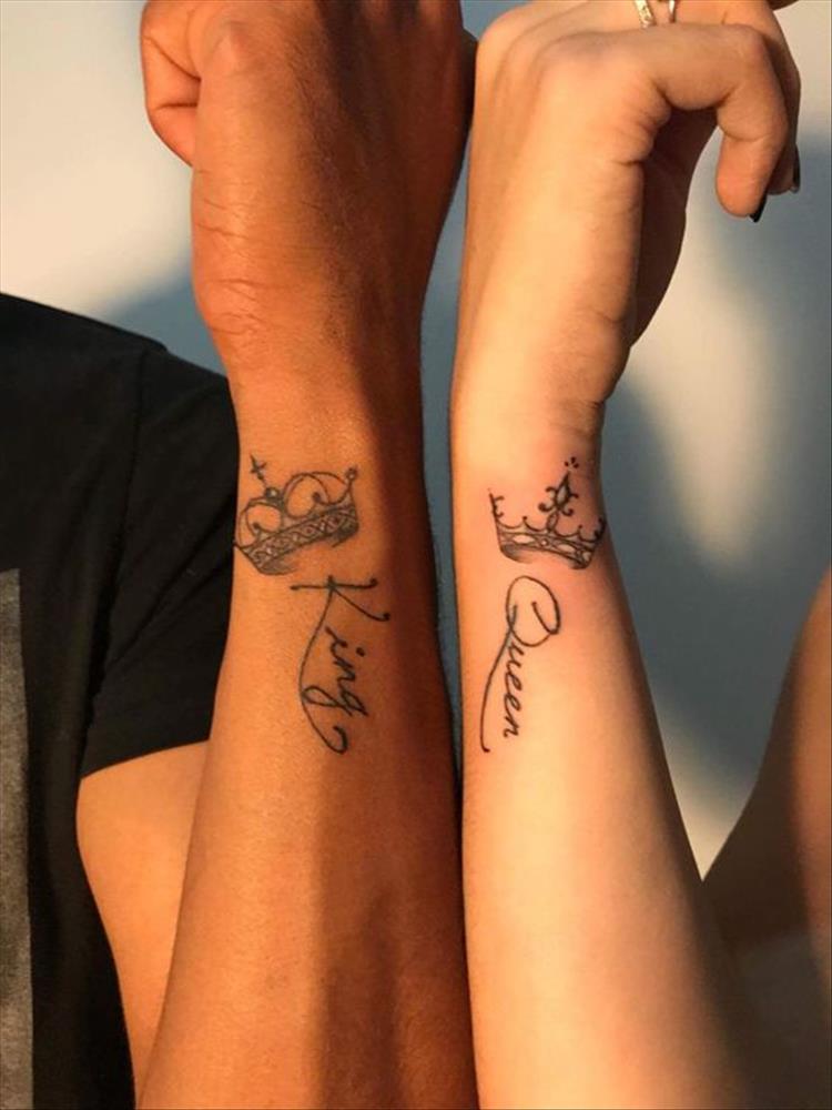Gorgeous Couple Matching Tattoos To Make Your Fall In Love; Couple Tattoo Ideas; Couple Tattoos; Matching Couple Tattoos;Simple Couple Matching Tattoo;Tattoos; Finger Matching Tattoo; Ankle Matching Tattoo; Shoulder Couple Matching Tattoo; #tattoo #couplematchingtattoo #matchingtattoo #fingermatchingtattoo #armmatchingtattoo #anklematchingtattoo #shouldermatchingtattoo #coupletattoo