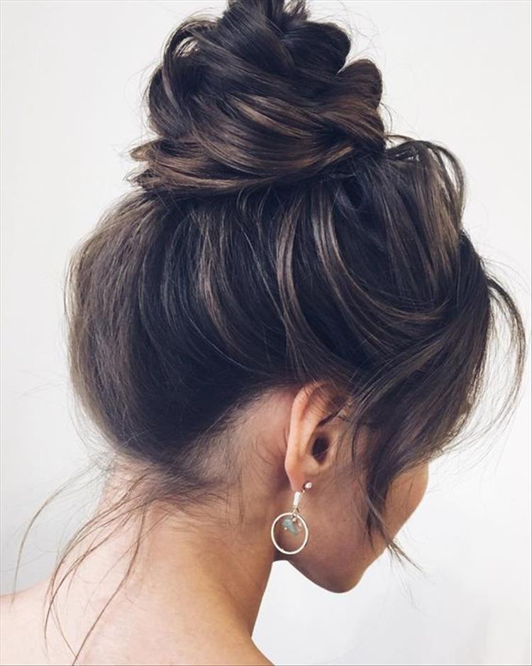 Cutest Valentine's Day Hairstyles To Make You Look Sweet; Hairstyles; Valentine's Hairstyles; Ponytail; Bob Hairstyle; Curtain Bang Hairstyle; High Bun Hairstyles; Cute Hairstyles #hairstyles #valentine'sday #valentine'shairstyles #bobhairstyles #curtainbanghairstyles #highbunhairstyles #cutehairstyles #ponytail 