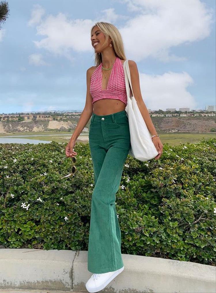 How To Find A Pretty Summer Outfits To Make You Happy; summer outfits; summer tops; corptop; summer sneaker; summer high waist pants; summer pants; outfits; #outfits #summeroutfits #corptops #summersneaker #summerhighpants #highwaistpants #summerpants #outfits