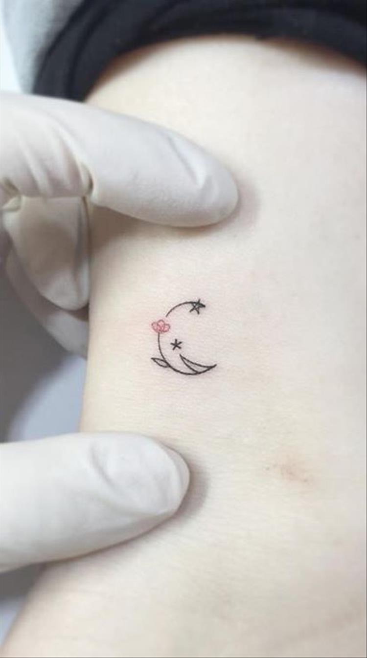  tiny tattoo, tiny flower tattoo, tiny pet tattoo; tinyankletattoo, tinyearbacktattoo, tinyfingertattoo, tinyflowertattoo, tinywirsttattoo #floraltattoo #flowertattoo #tattoo #tinytattoo #tiny #tattoodesign #tinypettattoo 