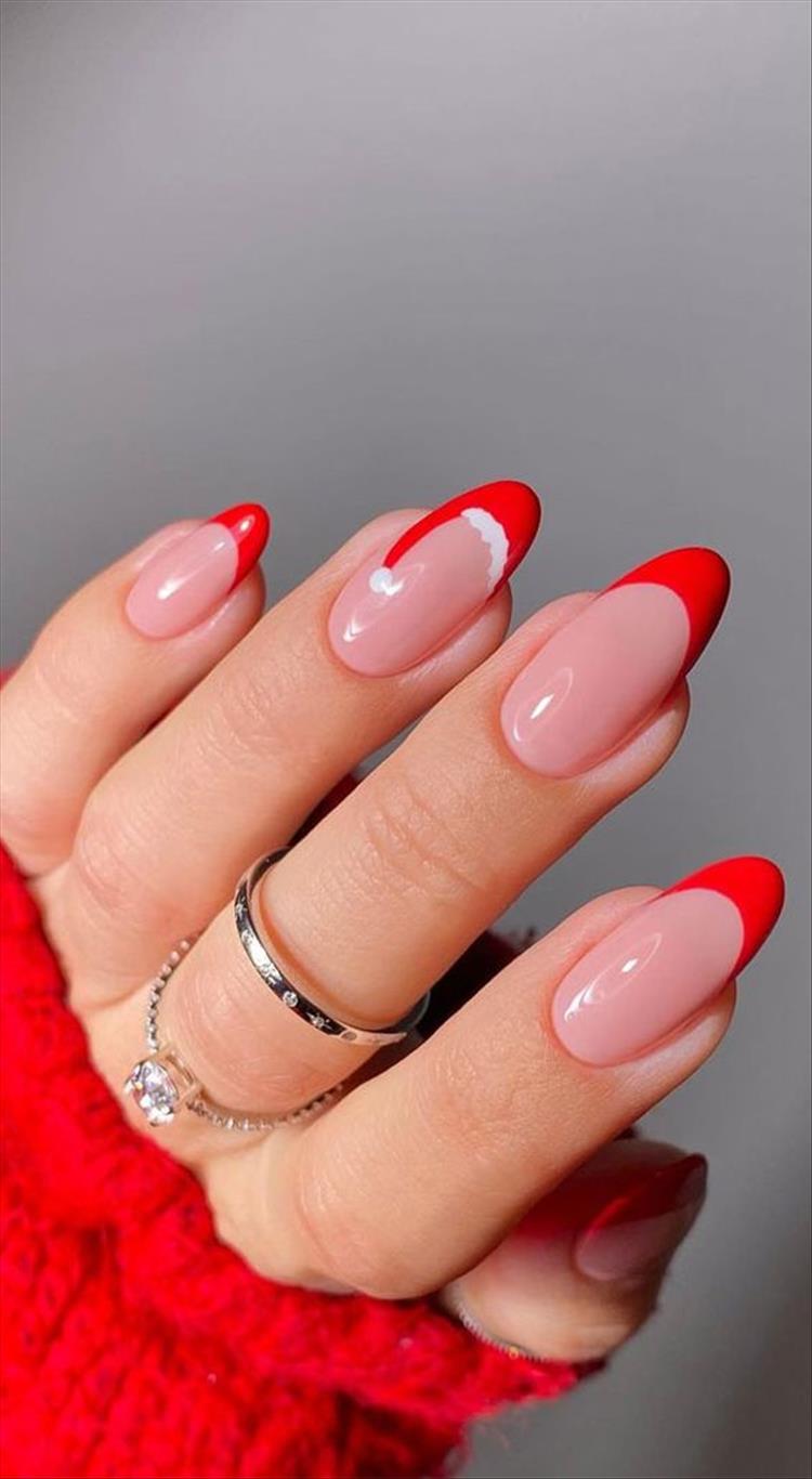 Gorgeous Winter Nail Designs To Make You Glam, Winter Nail, nail, nail design, nail art, Christmas nail , christmas, holiday nail, gorgeous nail, snowflick nail #nail #naildesign #nailart #holidaynail #christmasnail #Christmas #holiday #winternail #fallnail 