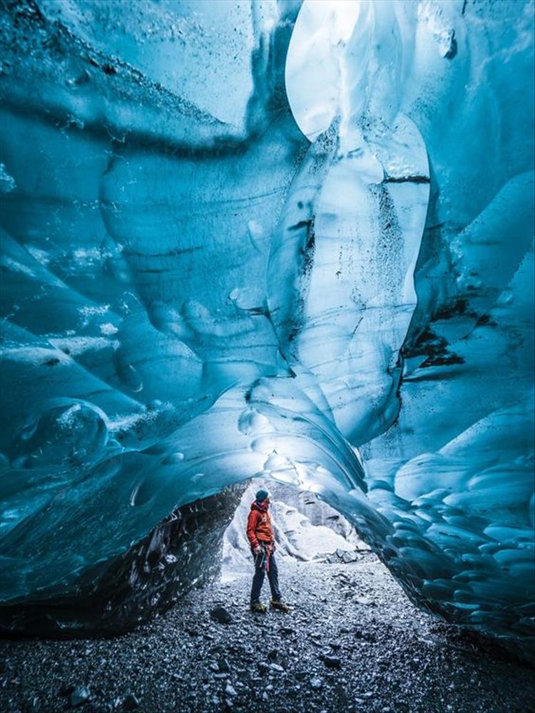 Iceland #lceland #Reykjavík #travelinReykjavík #icelandlagoons #icelandwinter #wintericeland , winter travel, travel tips, travel vlog, travel, travel tips