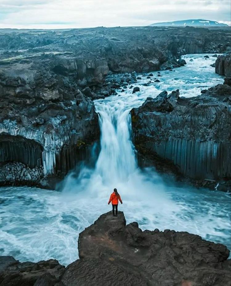 Iceland #lceland #Reykjavík #travelinReykjavík #icelandlagoons #icelandwinter #wintericeland , winter travel, travel tips, travel vlog, travel, travel tips