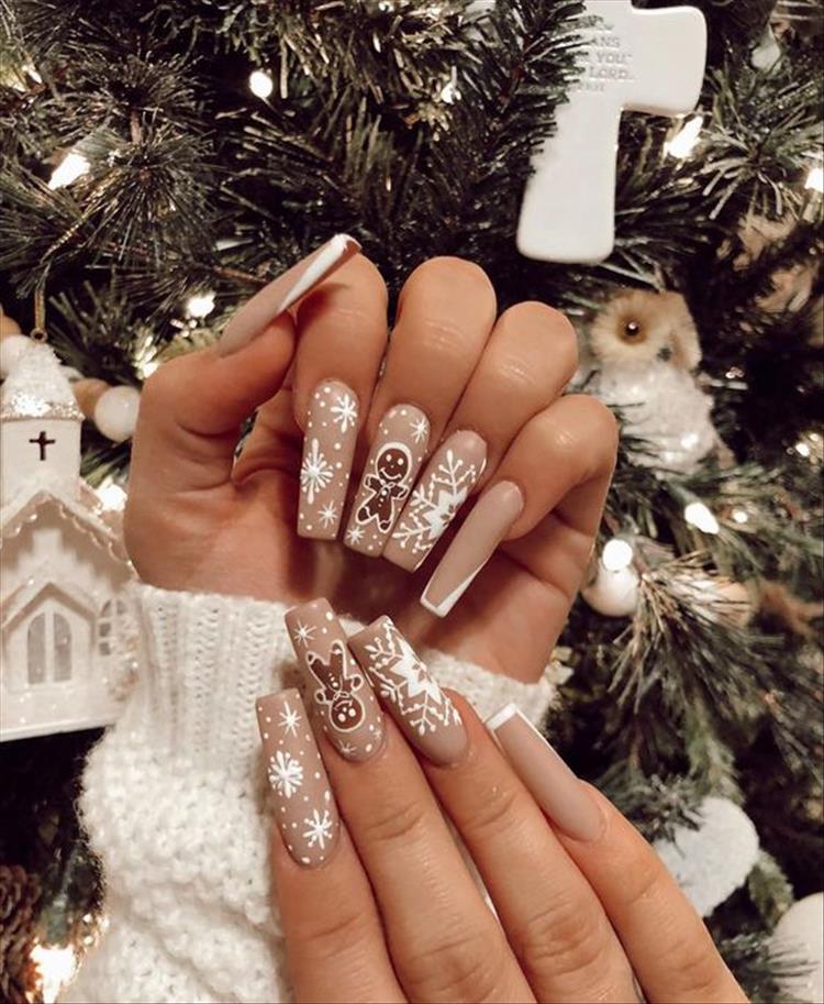 Gorgeous Winter Nail Designs To Make You Glam, Winter Nail, nail, nail design, nail art, Christmas nail , christmas, holiday nail, gorgeous nail, snowflick nail #nail #naildesign #nailart #holidaynail #christmasnail #Christmas #holiday #winternail #fallnail 