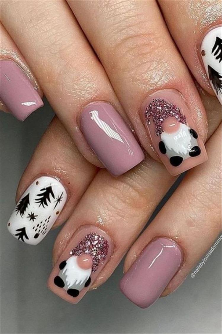 Gorgeous Winter Nail Designs To Make You Glam, Winter Nail, nail, nail design, nail art, Christmas nail , christmas, holiday nail, gorgeous nail, snowflick nail #nail #naildesign #nailart #holidaynail #christmasnail #Christmas #holiday #winternail #fallnail 