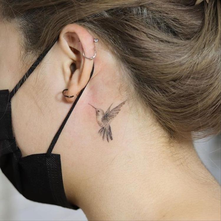 Beautiful Bird Tattoo Designs To Make You Feel Free，bird tattoo, tattoo, small tattoo, small bird tattoo, ankle bird tattoo, arm bird tattoo #tattoo #birdtattoo #smallbirdtattoo #anklebirdtattoo #armbirdtattoo 