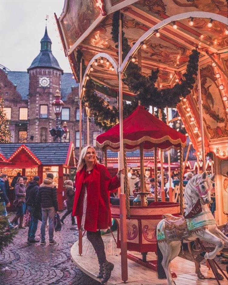How To Enjoy Christmas Market During The Holiday, Christmas, Christmas Trip, Christmas Market, Winter Market, winter holiday market, Christmas Holiday #holidaytrip #christmastrip #Christmas #christmasmarket #CanadaChristmas #Christmasholiday #holidaymarket