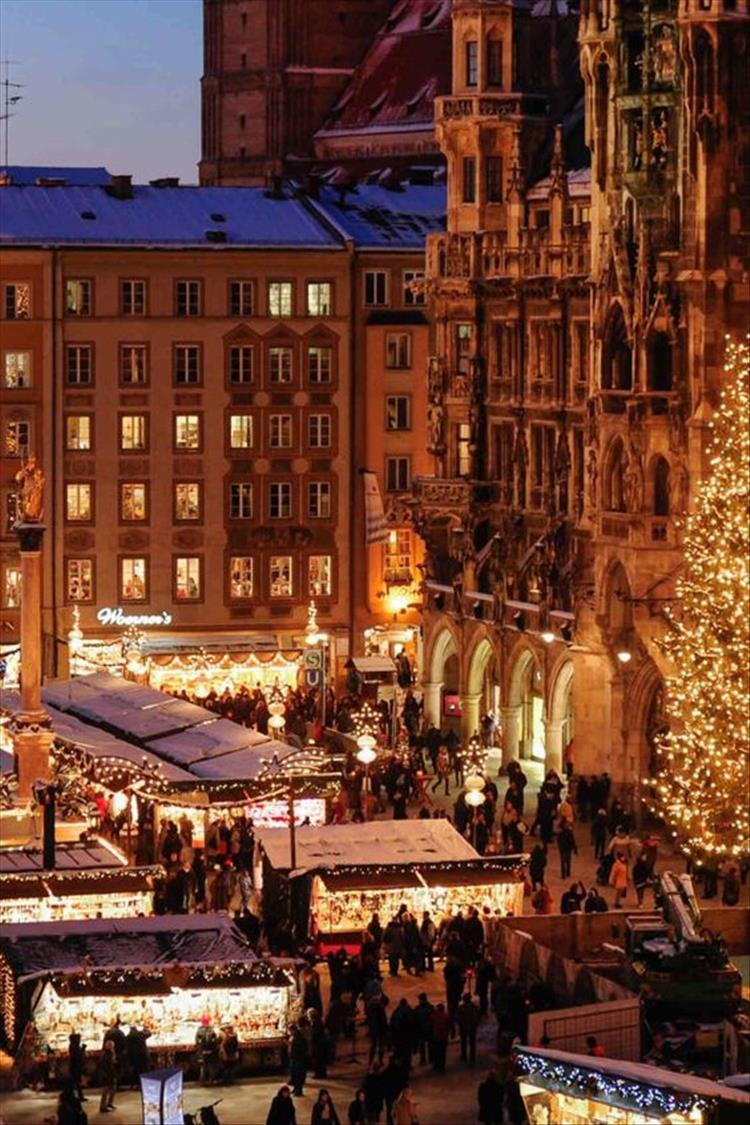 How To Enjoy Christmas Market During The Holiday, Christmas, Christmas Trip, Christmas Market, Winter Market, winter holiday market, Christmas Holiday #holidaytrip #christmastrip #Christmas #christmasmarket #CanadaChristmas #Christmasholiday #holidaymarket